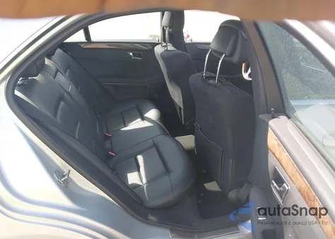 2010 Mercedes-Benz E 350 4Matic z USA, uszkodzony, nr VIN WDDHF8HB8AA163941